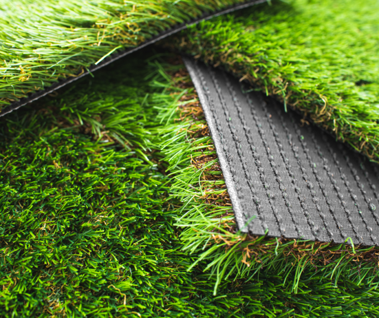 تركيب عشب صناعي